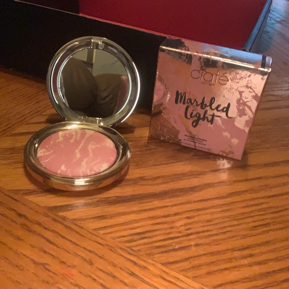 Ciate marbled light blush in Dusk